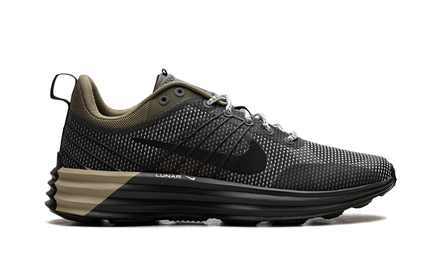 Lunar Roam SE "Medium Olive" FZ8116 201