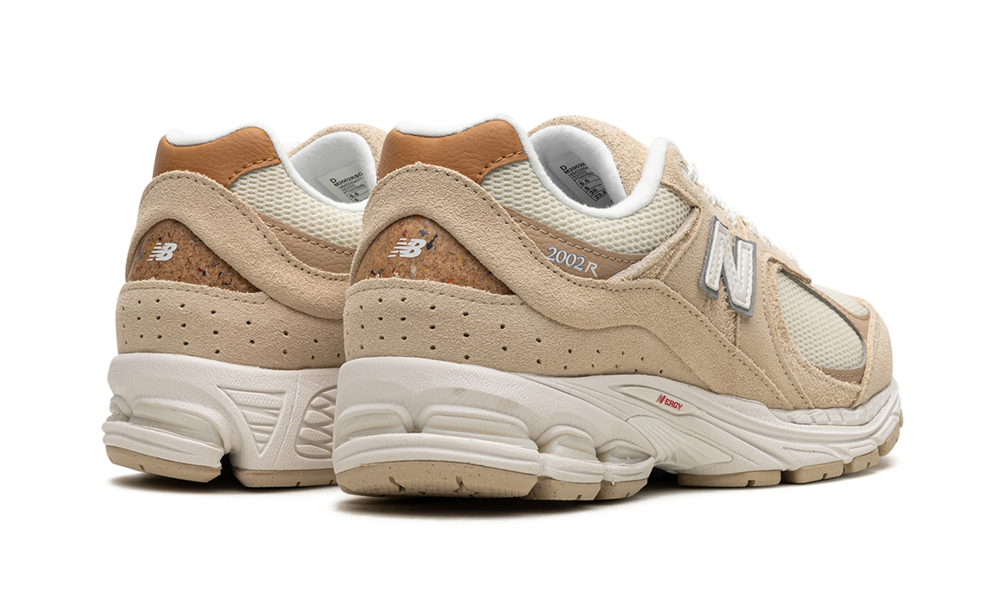 2002R "Sandstone" M2002RSC