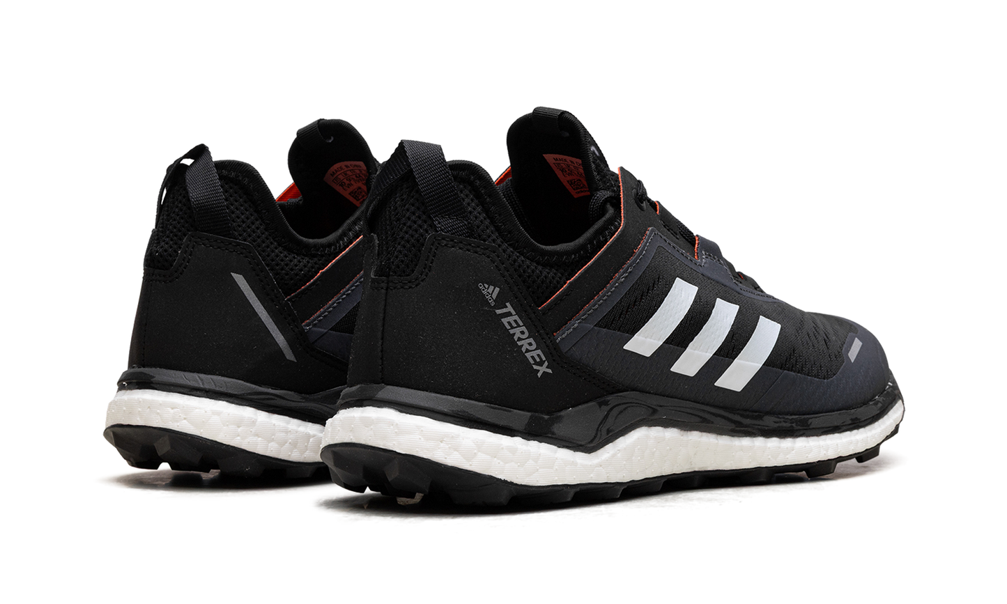 Terrex Agravic Flow "CORE BLACK/CRYSTAL WHITE/SOLAR RED" FW5119