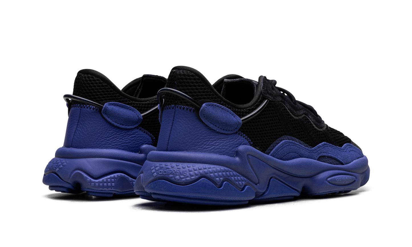 Ozweego "Core Black Semi Lucid Blue" H06145