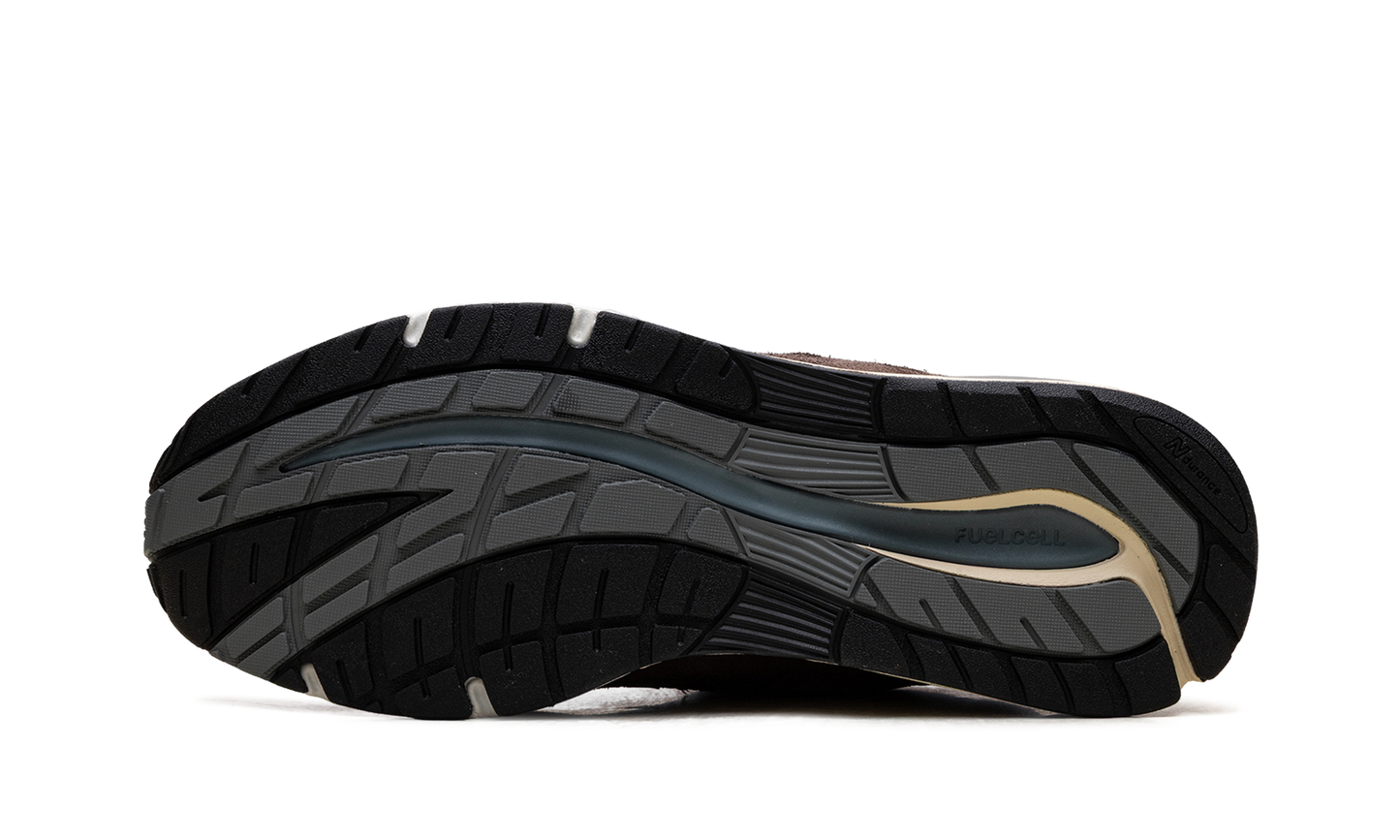 991v2 "MiUK Slate Black Alloy" U991BG2