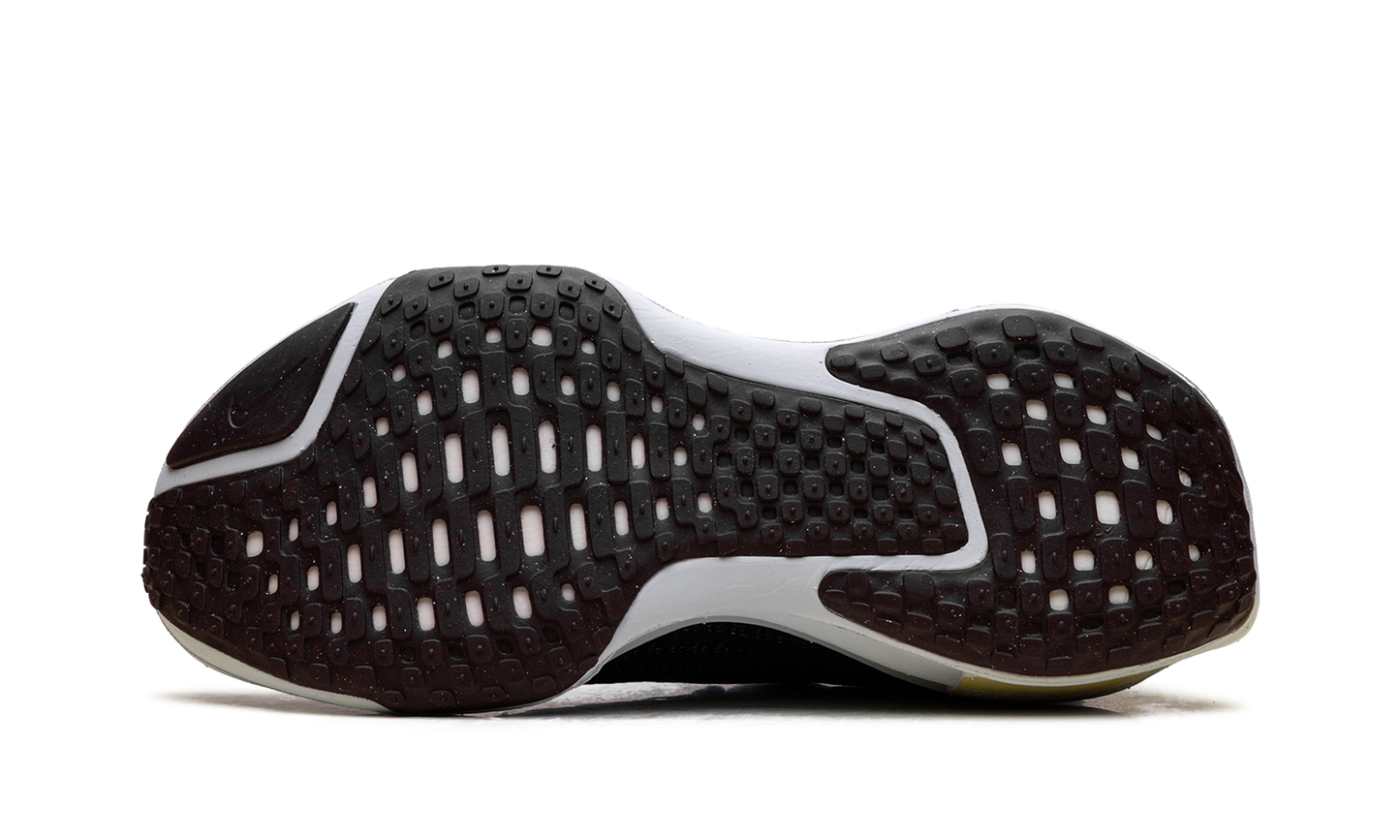 ZoomX Invincible Run 3 "Geode" DR2615 402