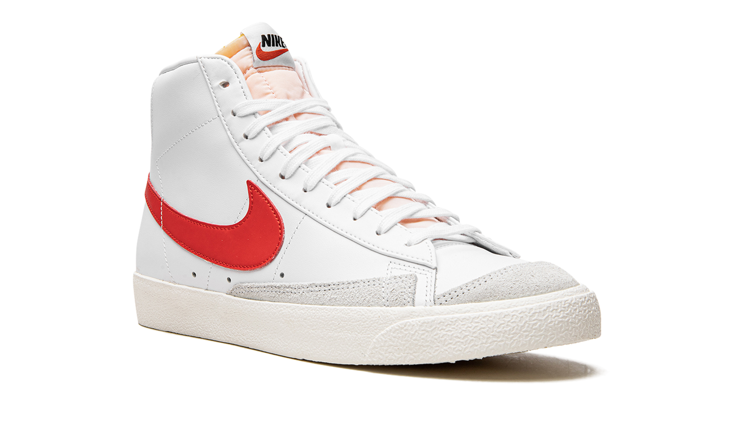 Blazer Mid '77 Vintage "Mismatched Swoosh Blue - Red" BQ6806 117