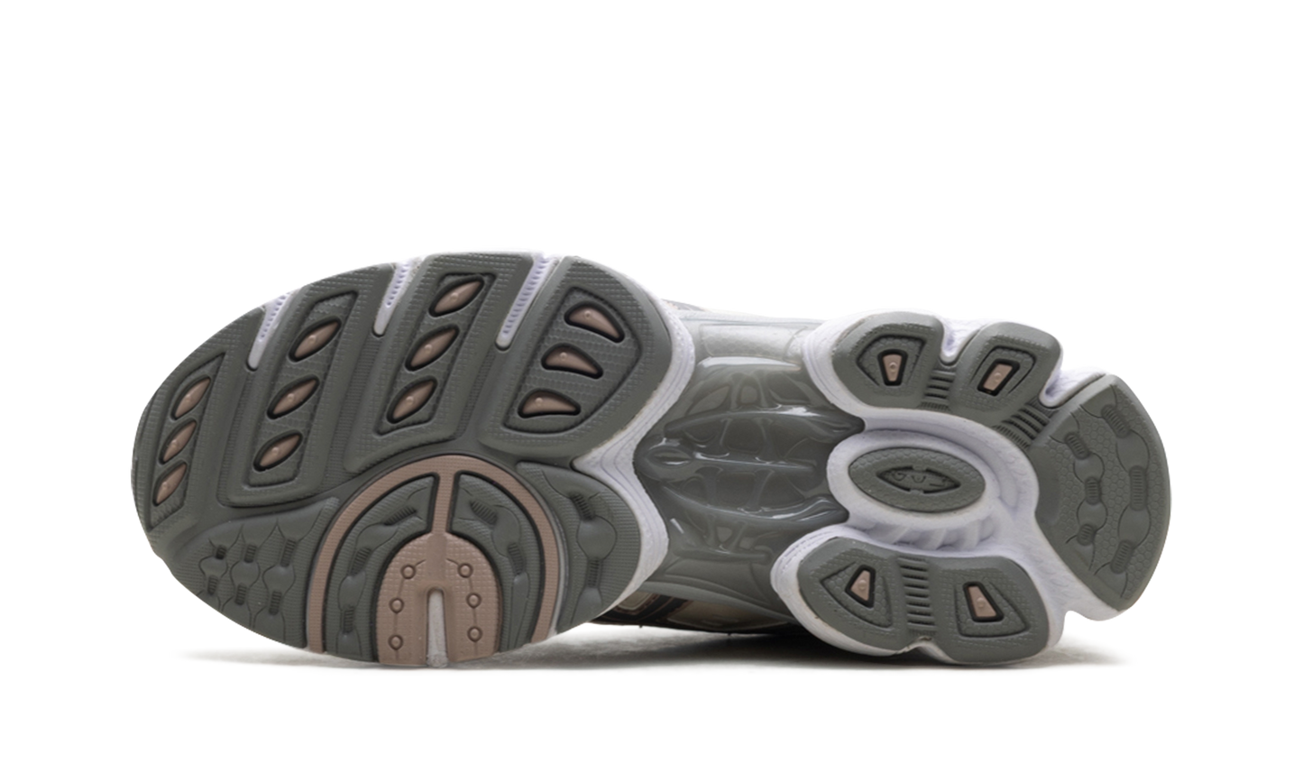 Gel-Nimbus 9 WMNS "White Oatmeal" 1202A278 104