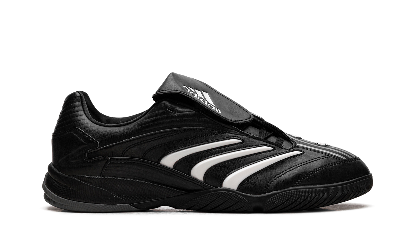 Predator Sala "Black Zero Metallic" JQ3916