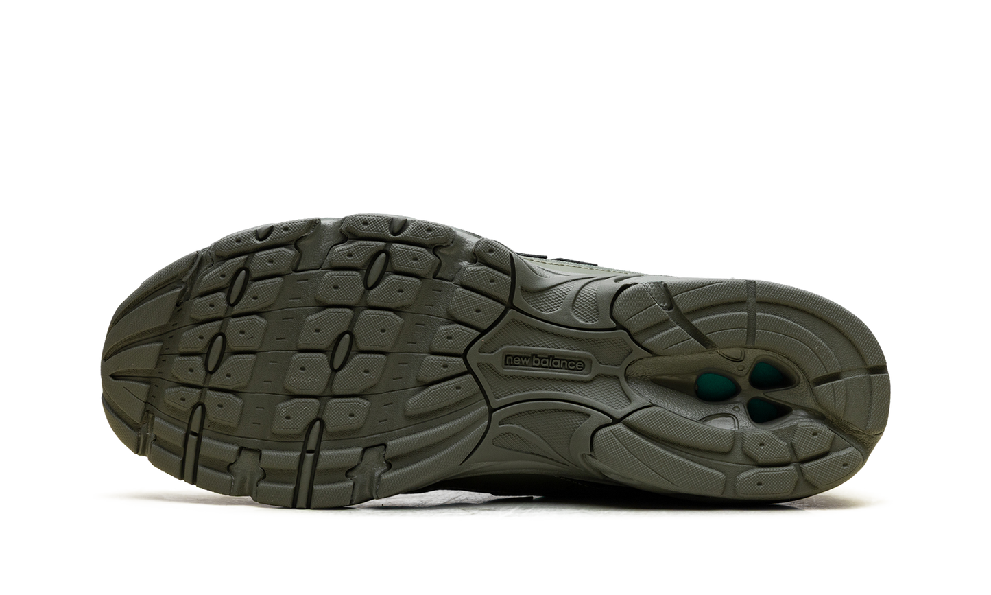 740 "Dark Olive Vine" U740RS2